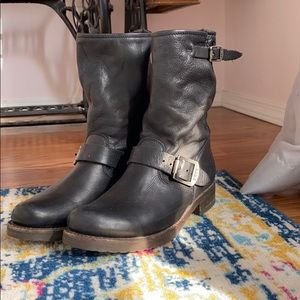 Frye Veronica Short Boots 8